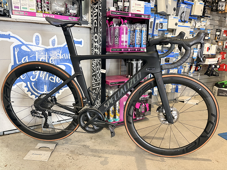 Vélo de route Specialized Venge en vente à La tête dans le Guidon à Jonzac